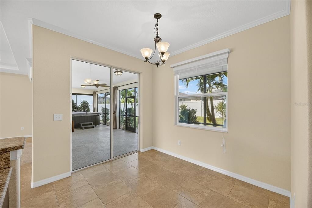 Под контрактом: $395,000 (3 спален, 2 ванн, 2024 Квадратных фут)