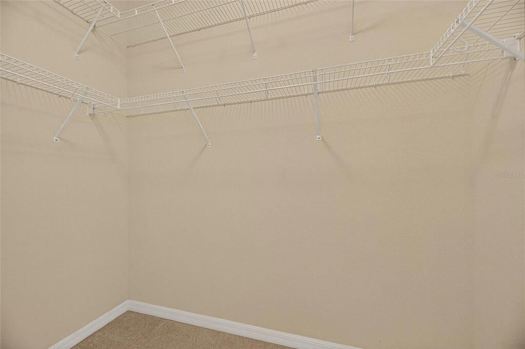 Под контрактом: $395,000 (3 спален, 2 ванн, 2024 Квадратных фут)