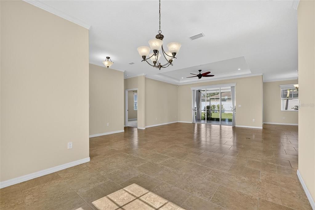 Под контрактом: $395,000 (3 спален, 2 ванн, 2024 Квадратных фут)