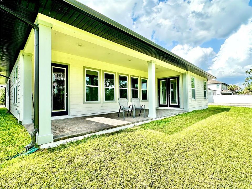 For Sale: $1,050,000 (4 beds, 3 baths, 2605 Square Feet)