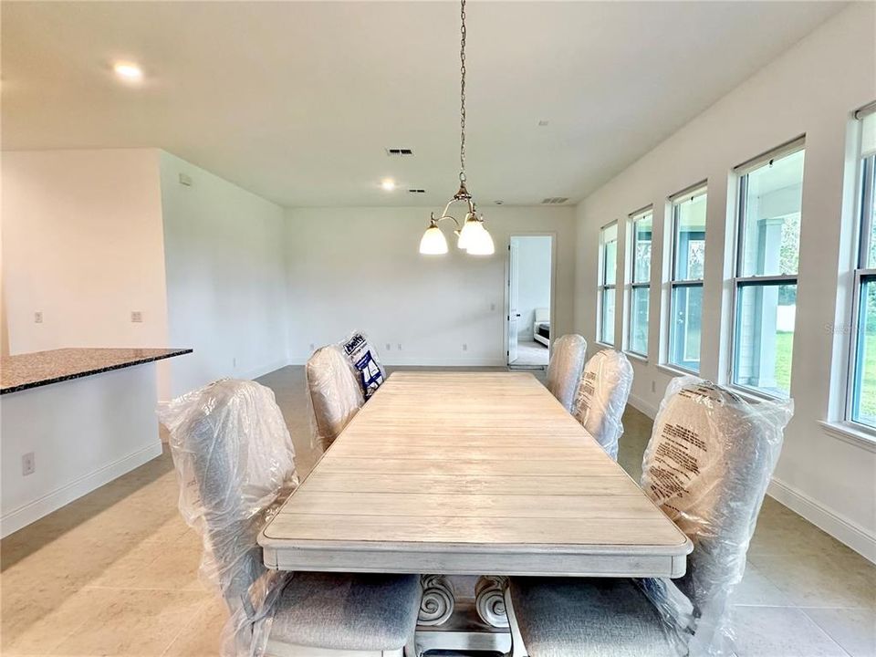 For Sale: $1,050,000 (4 beds, 3 baths, 2605 Square Feet)