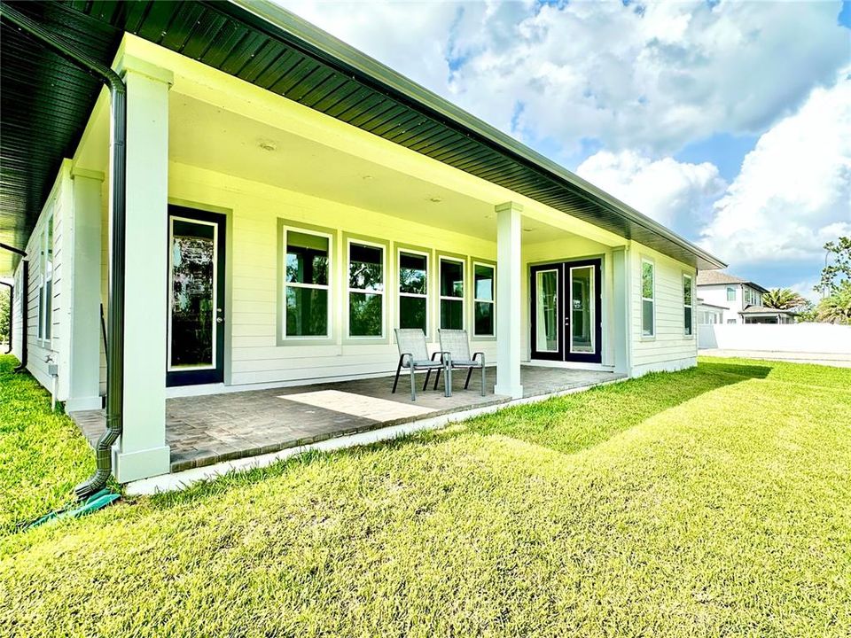 For Sale: $1,050,000 (4 beds, 3 baths, 2605 Square Feet)