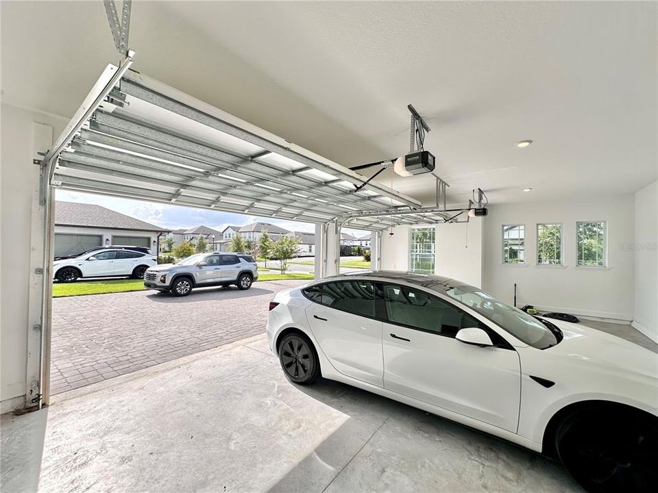 For Sale: $1,050,000 (4 beds, 3 baths, 2605 Square Feet)