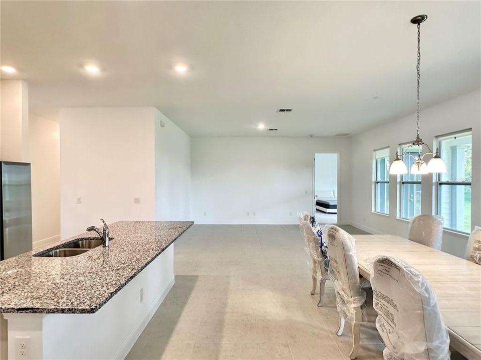 For Sale: $1,050,000 (4 beds, 3 baths, 2605 Square Feet)