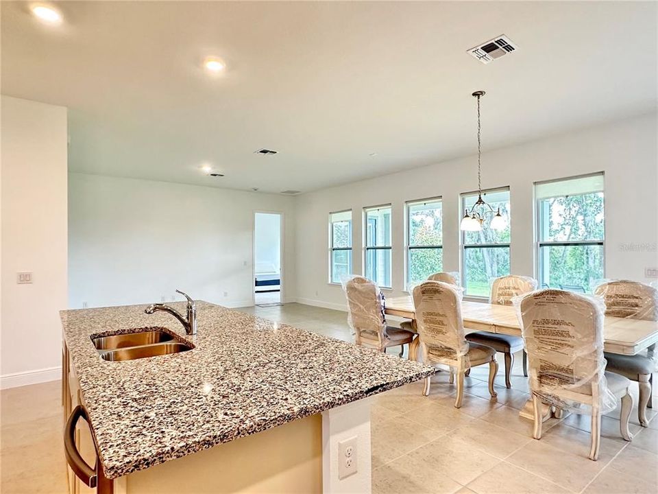 For Sale: $1,050,000 (4 beds, 3 baths, 2605 Square Feet)