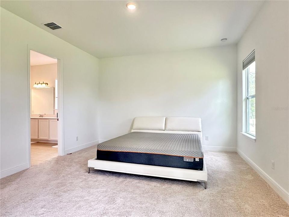 For Sale: $1,050,000 (4 beds, 3 baths, 2605 Square Feet)