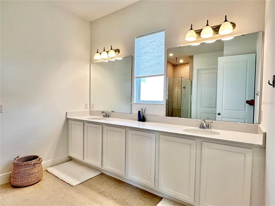 For Sale: $1,050,000 (4 beds, 3 baths, 2605 Square Feet)