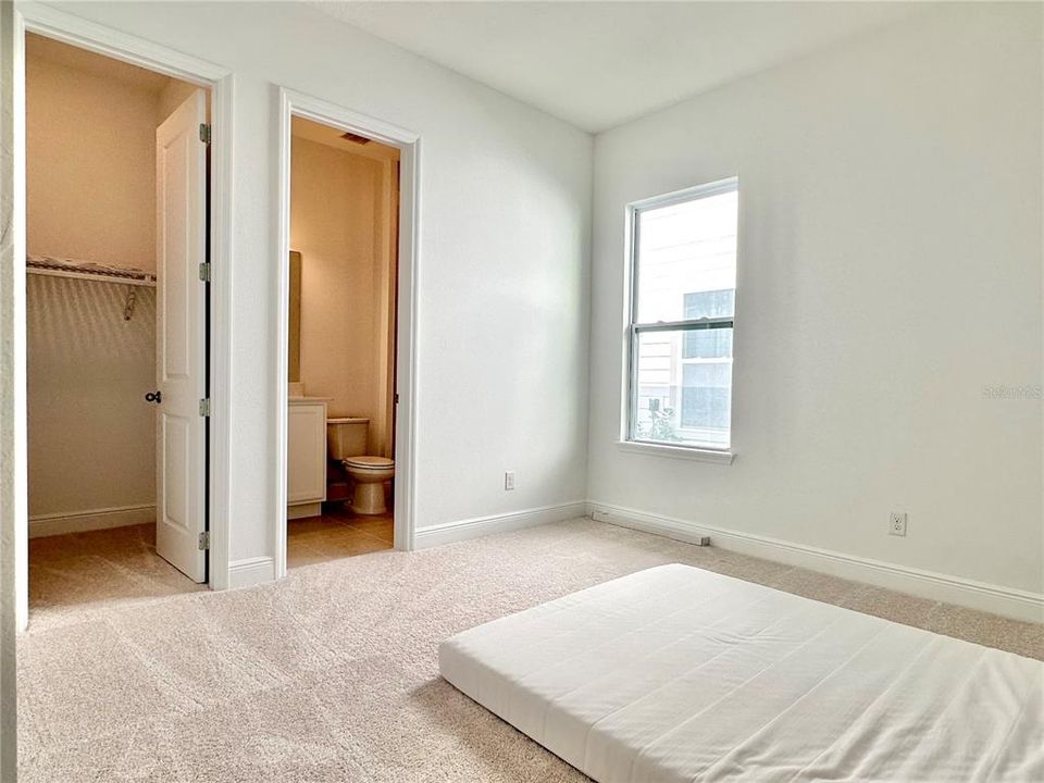 For Sale: $1,050,000 (4 beds, 3 baths, 2605 Square Feet)