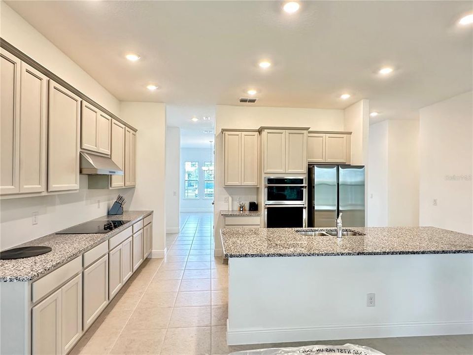 For Sale: $1,050,000 (4 beds, 3 baths, 2605 Square Feet)