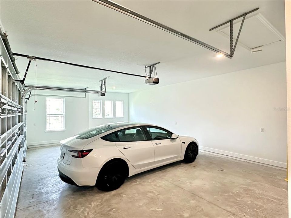 For Sale: $1,050,000 (4 beds, 3 baths, 2605 Square Feet)