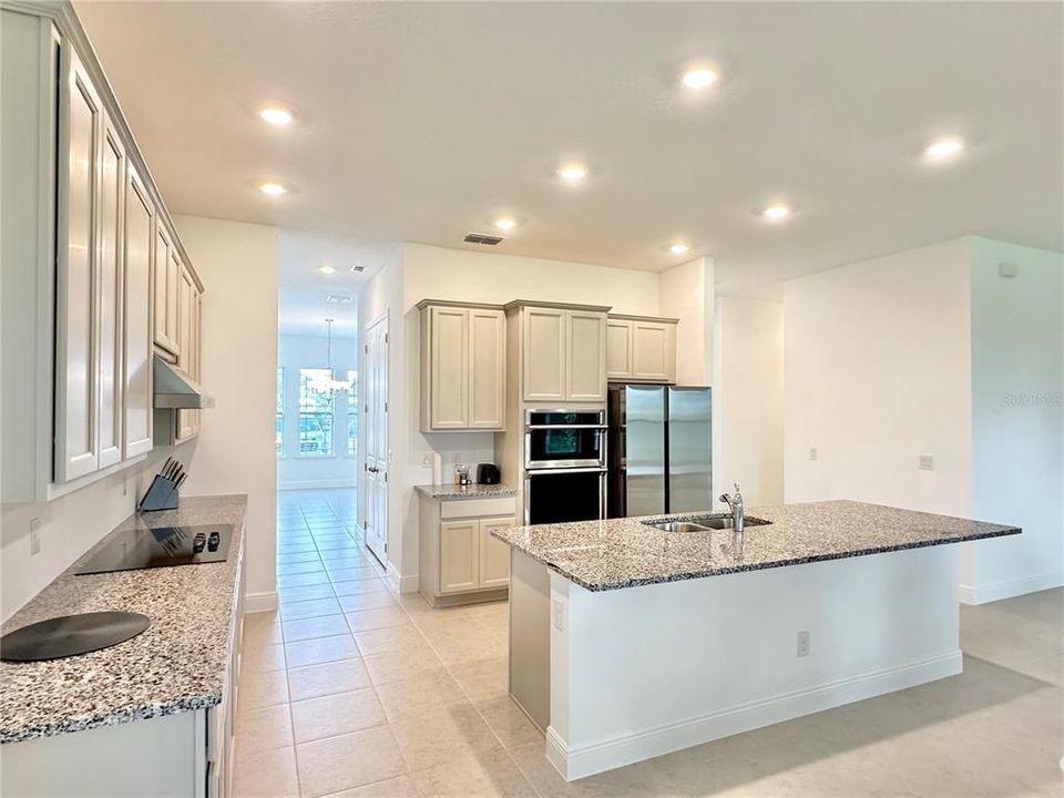 For Sale: $1,050,000 (4 beds, 3 baths, 2605 Square Feet)