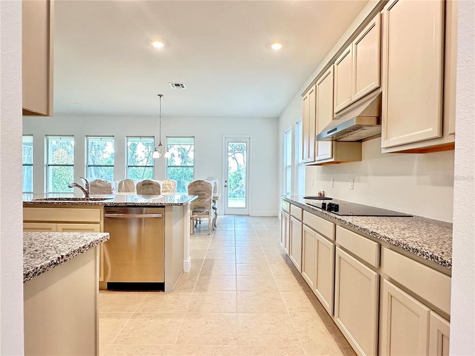 For Sale: $1,050,000 (4 beds, 3 baths, 2605 Square Feet)