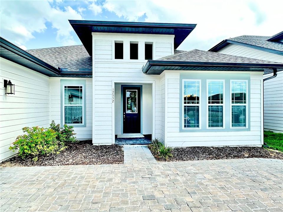 For Sale: $1,050,000 (4 beds, 3 baths, 2605 Square Feet)