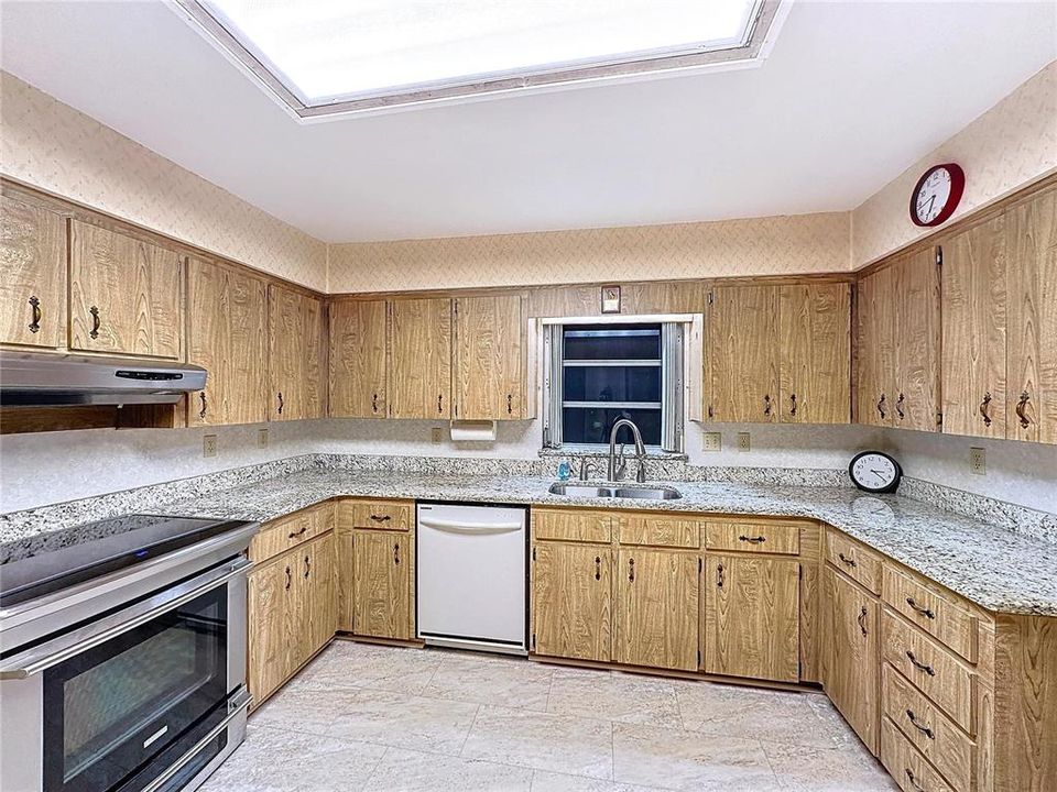 На продажу: $407,000 (3 спален, 2 ванн, 1632 Квадратных фут)