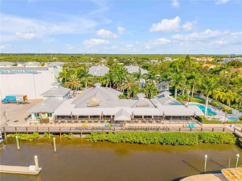 На продажу: $1,075,000 (2 спален, 2 ванн, 1620 Квадратных фут)