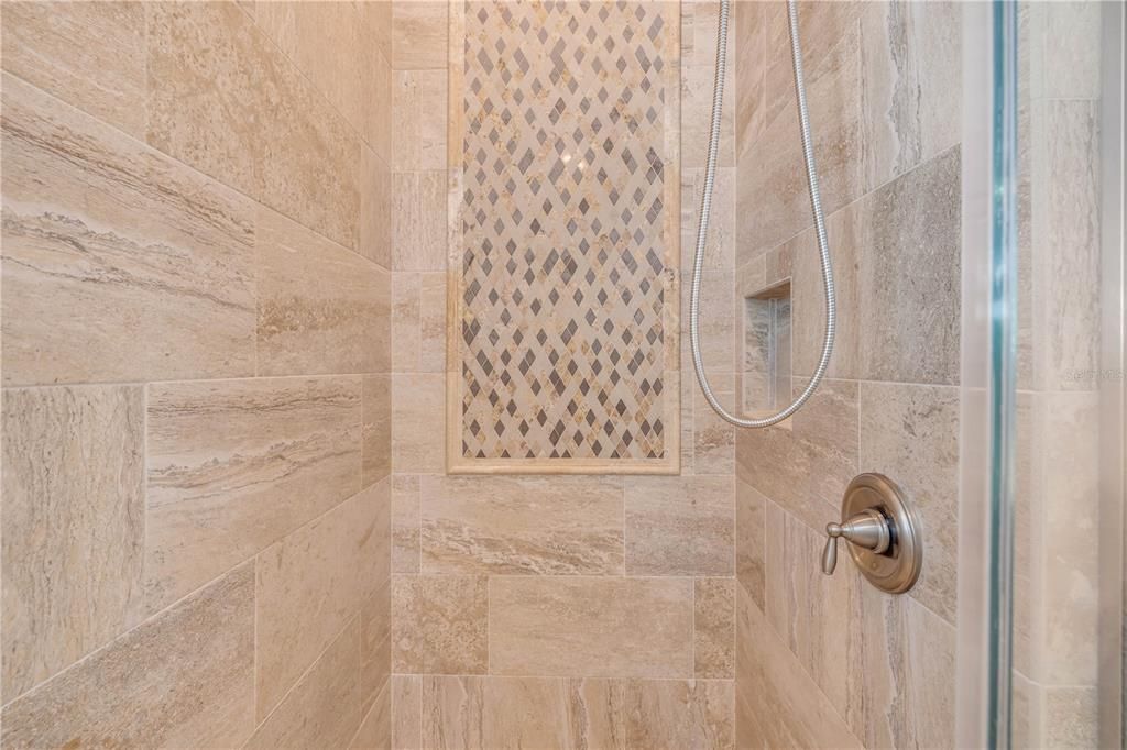 На продажу: $1,075,000 (2 спален, 2 ванн, 1620 Квадратных фут)