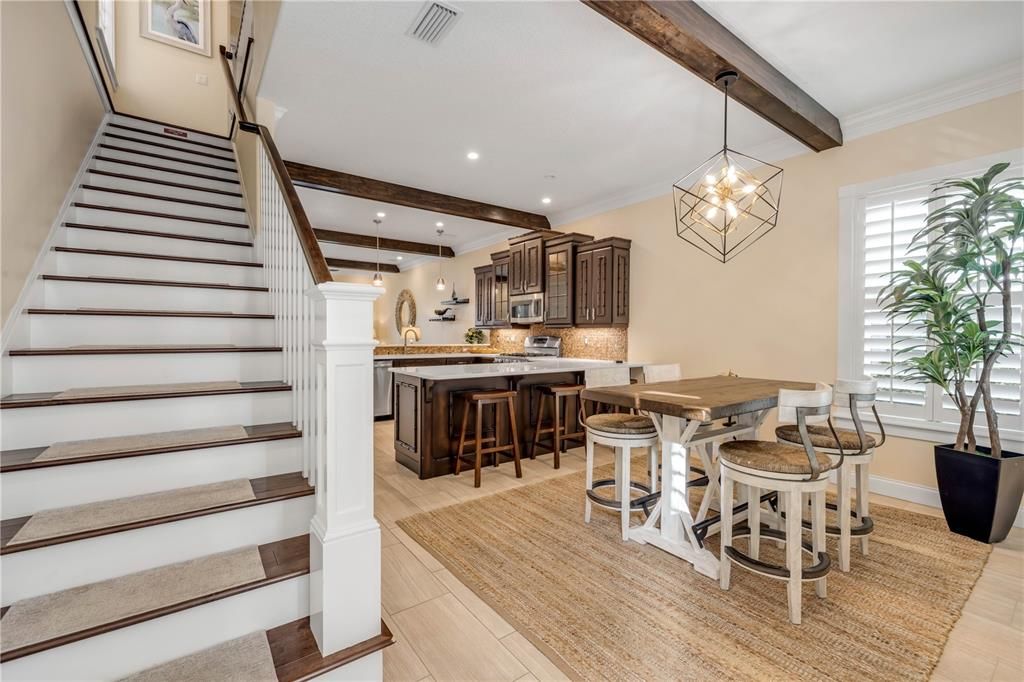 На продажу: $1,075,000 (2 спален, 2 ванн, 1620 Квадратных фут)