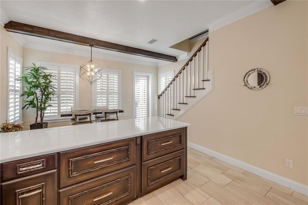 На продажу: $1,075,000 (2 спален, 2 ванн, 1620 Квадратных фут)