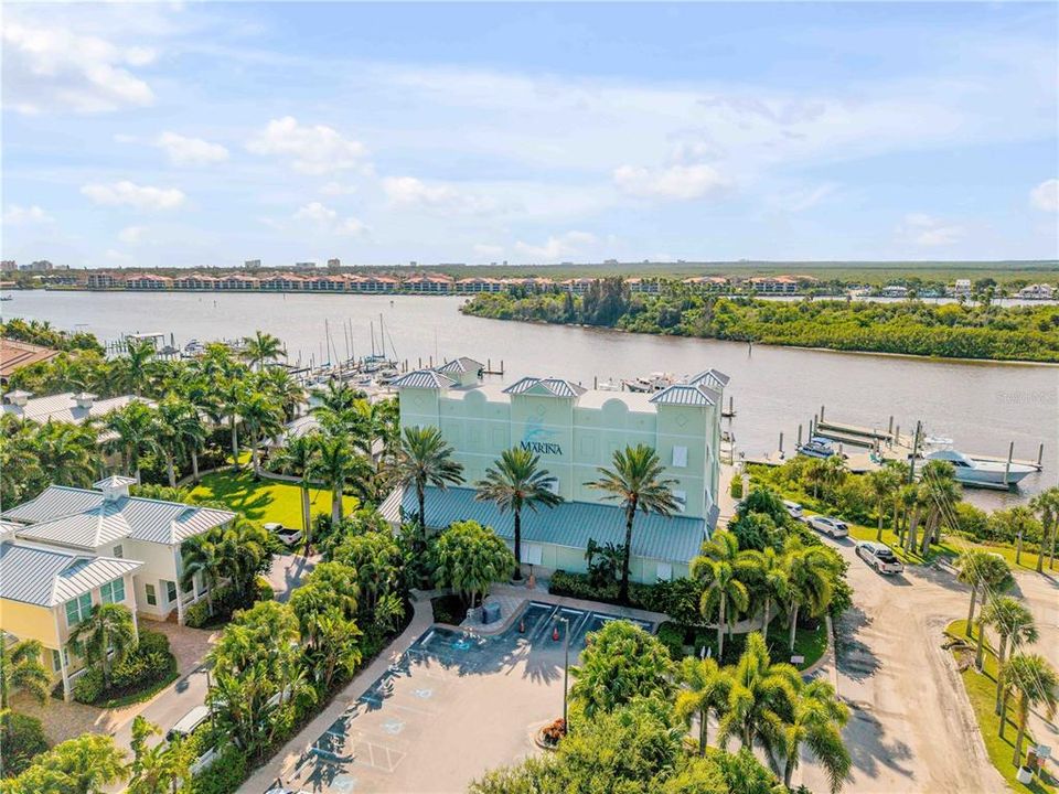 На продажу: $1,075,000 (2 спален, 2 ванн, 1620 Квадратных фут)