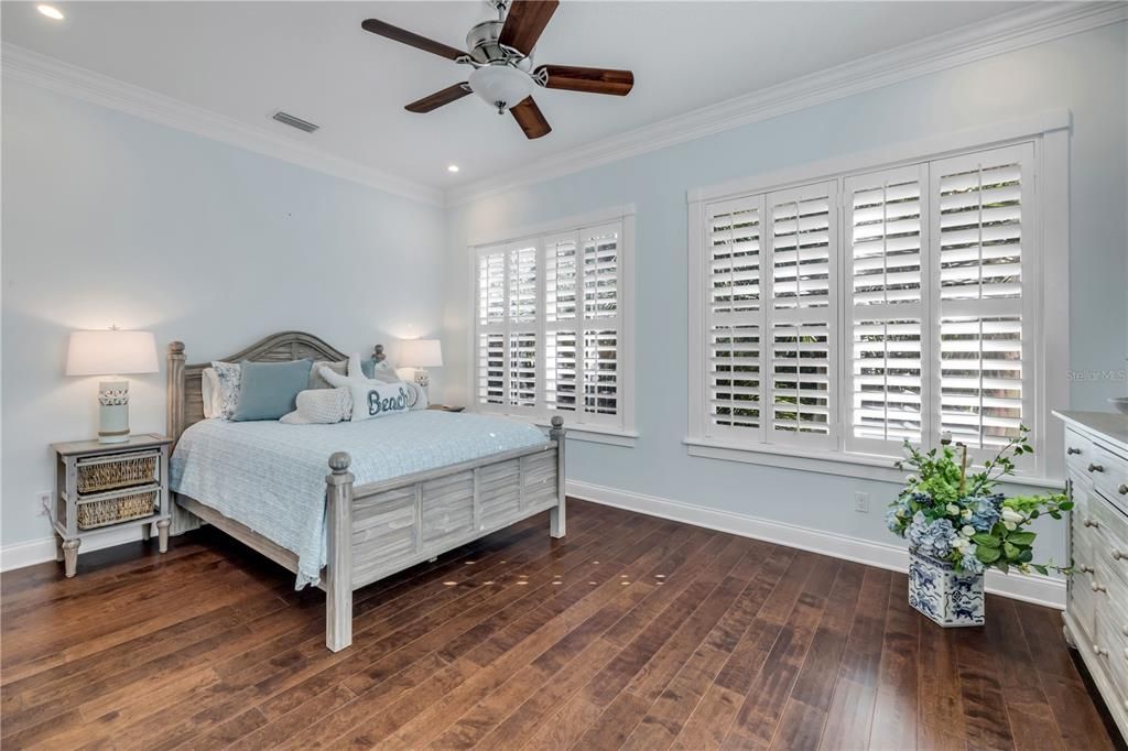 На продажу: $1,075,000 (2 спален, 2 ванн, 1620 Квадратных фут)