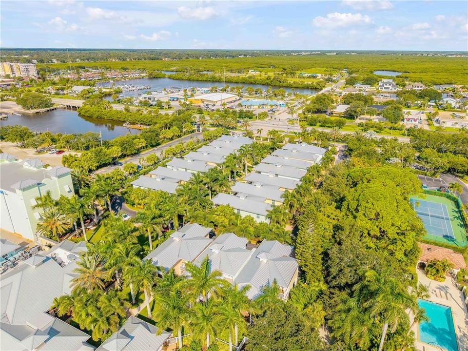 На продажу: $1,075,000 (2 спален, 2 ванн, 1620 Квадратных фут)