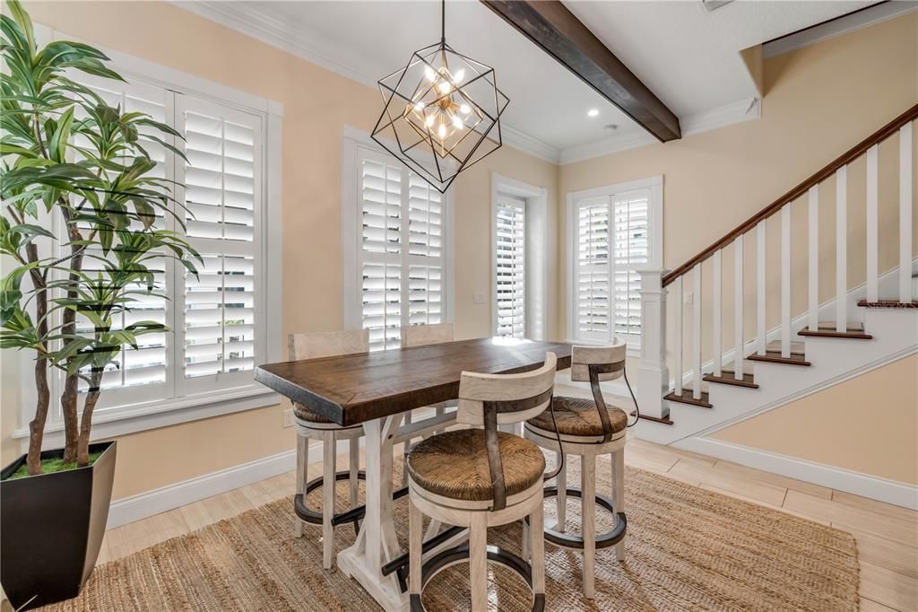 На продажу: $1,075,000 (2 спален, 2 ванн, 1620 Квадратных фут)