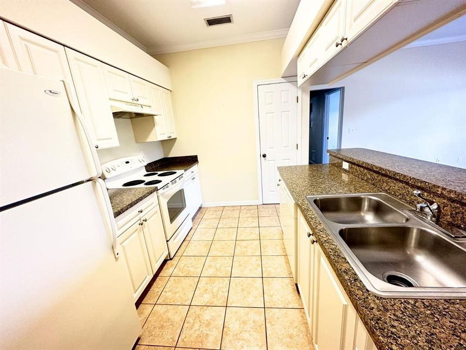 En Renta: $1,600 (2 camas, 2 baños, 1017 Pies cuadrados)