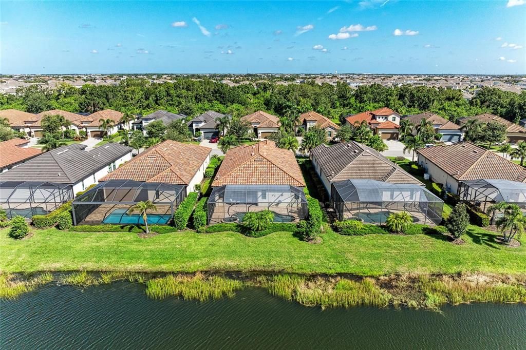 Под контрактом: $924,900 (4 спален, 2 ванн, 2248 Квадратных фут)