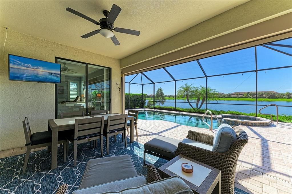 Под контрактом: $924,900 (4 спален, 2 ванн, 2248 Квадратных фут)