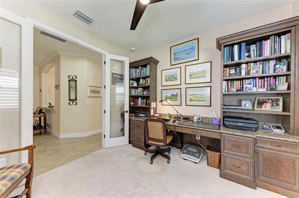 Под контрактом: $924,900 (4 спален, 2 ванн, 2248 Квадратных фут)