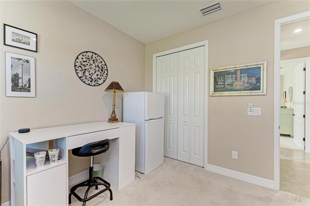 Под контрактом: $924,900 (4 спален, 2 ванн, 2248 Квадратных фут)