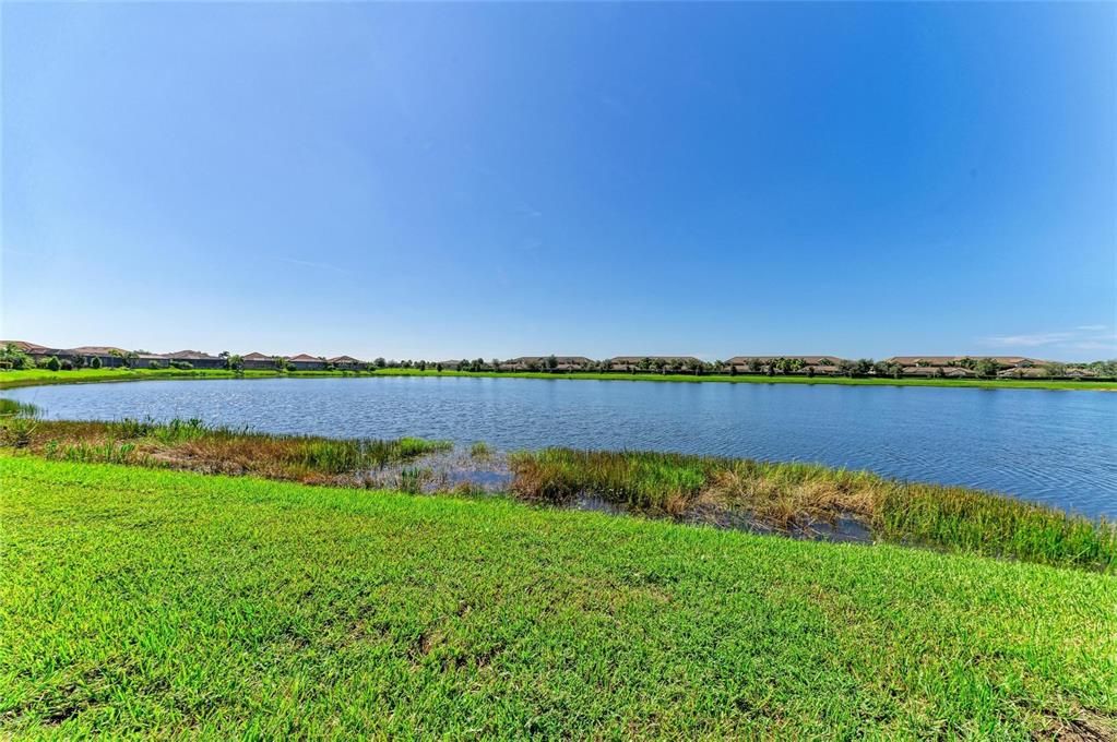 Под контрактом: $924,900 (4 спален, 2 ванн, 2248 Квадратных фут)