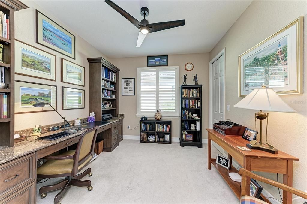 Под контрактом: $924,900 (4 спален, 2 ванн, 2248 Квадратных фут)