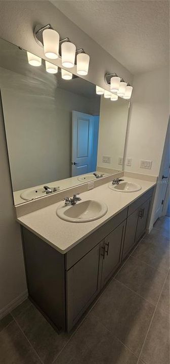 For Rent: $1,995 (2 beds, 2 baths, 1122 Square Feet)