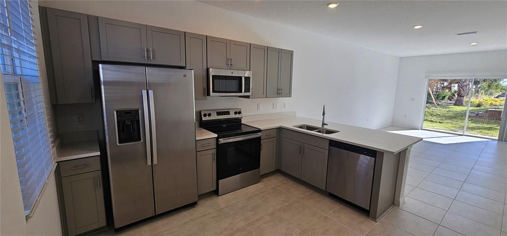 For Rent: $1,995 (2 beds, 2 baths, 1122 Square Feet)