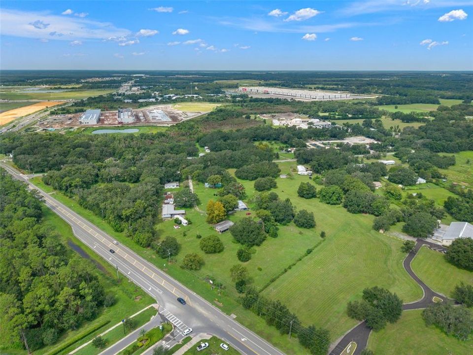 待售: $1,900,000 (3.61 acres)