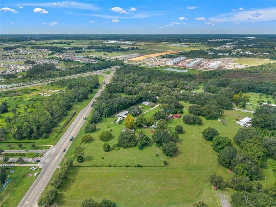 待售: $1,900,000 (3.61 acres)