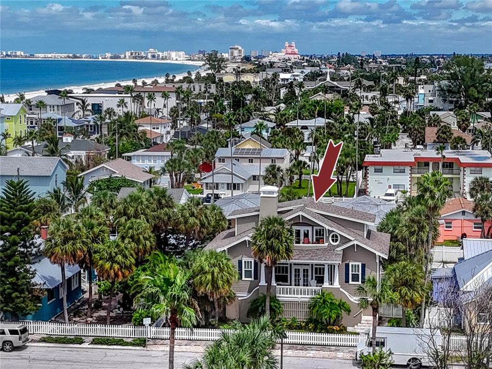 For Sale: $3,499,000 (3 beds, 2 baths, 2286 Square Feet)