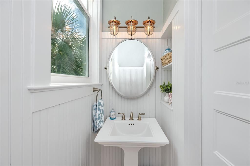 For Sale: $3,499,000 (3 beds, 2 baths, 2286 Square Feet)