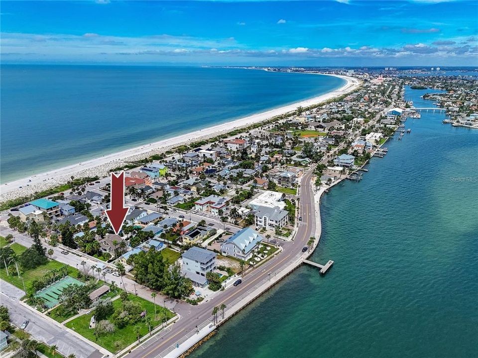 For Sale: $3,499,000 (3 beds, 2 baths, 2286 Square Feet)