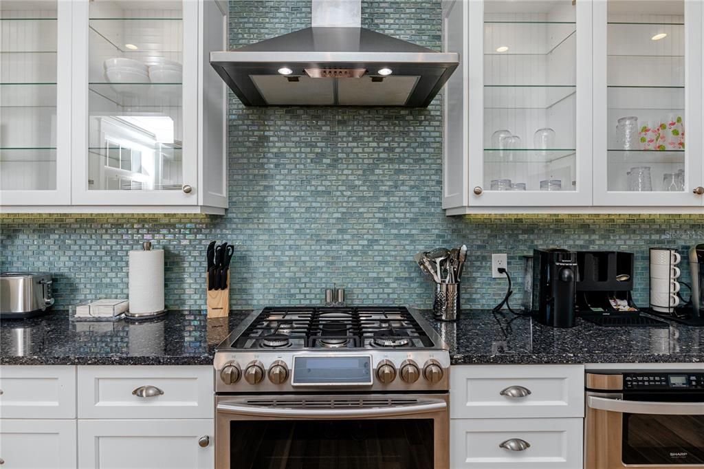 For Sale: $3,499,000 (3 beds, 2 baths, 2286 Square Feet)