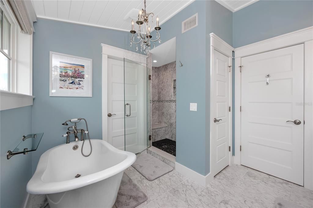 For Sale: $3,499,000 (3 beds, 2 baths, 2286 Square Feet)