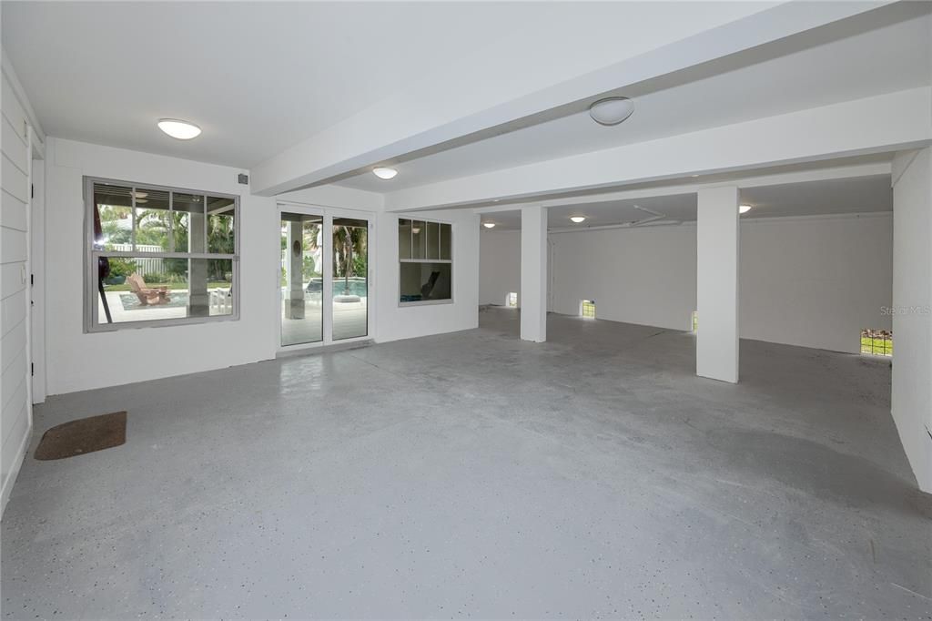 For Sale: $3,499,000 (3 beds, 2 baths, 2286 Square Feet)