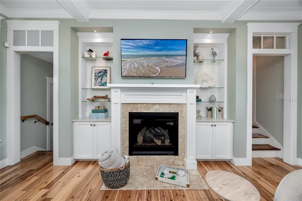 For Sale: $3,499,000 (3 beds, 2 baths, 2286 Square Feet)