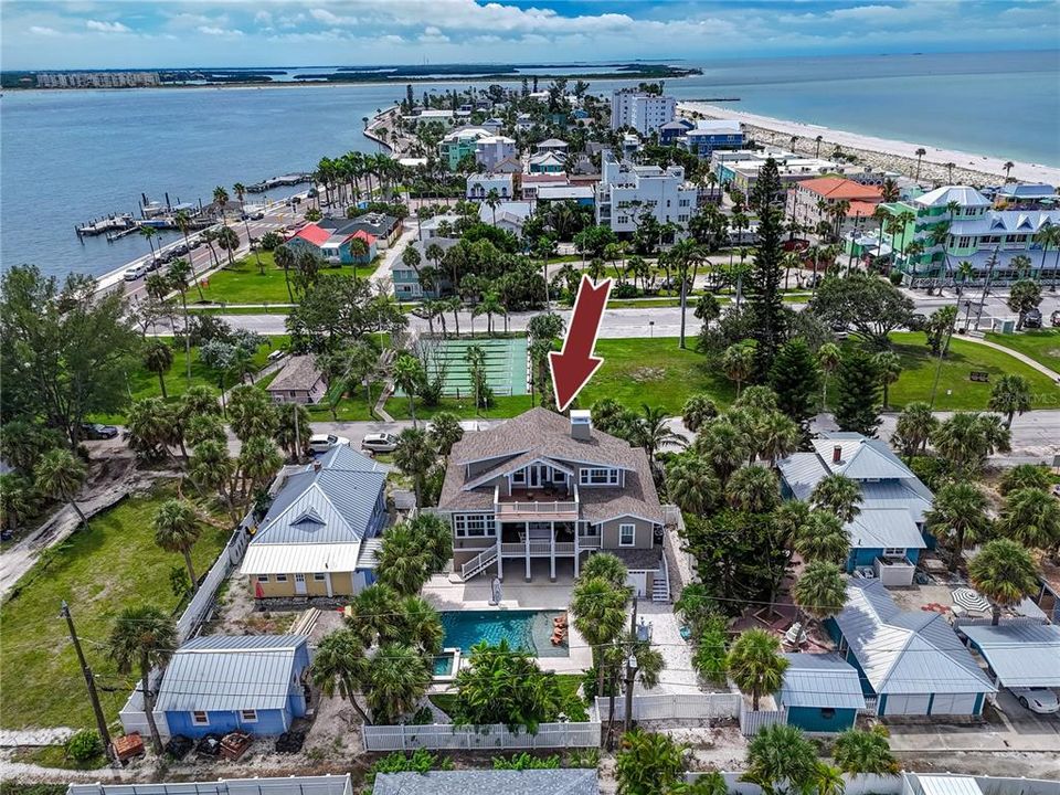 For Sale: $3,499,000 (3 beds, 2 baths, 2286 Square Feet)