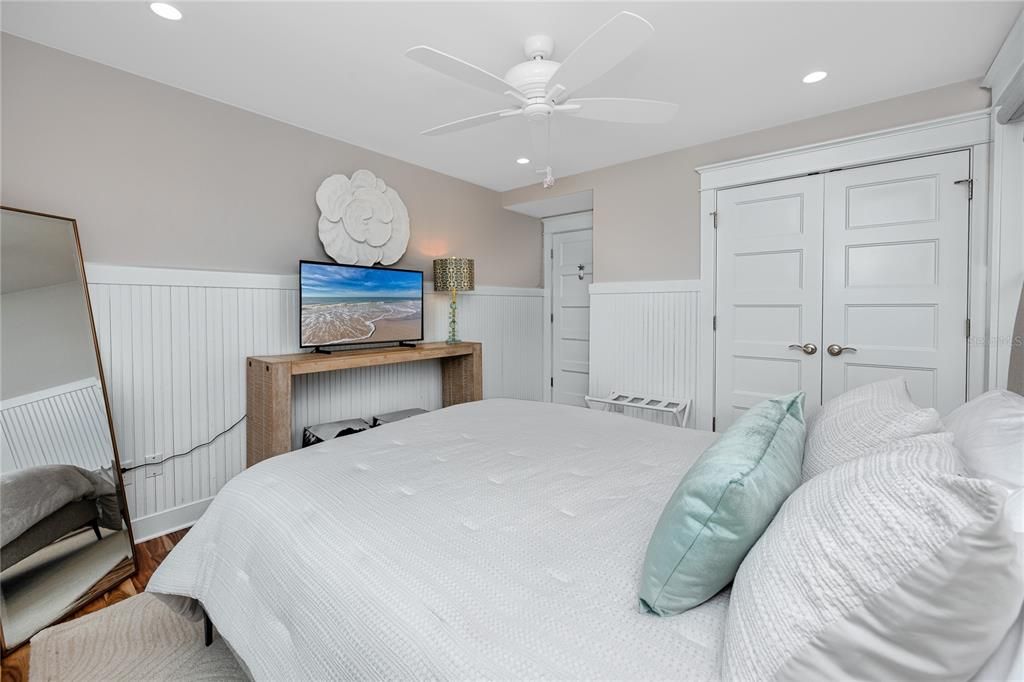 For Sale: $3,499,000 (3 beds, 2 baths, 2286 Square Feet)