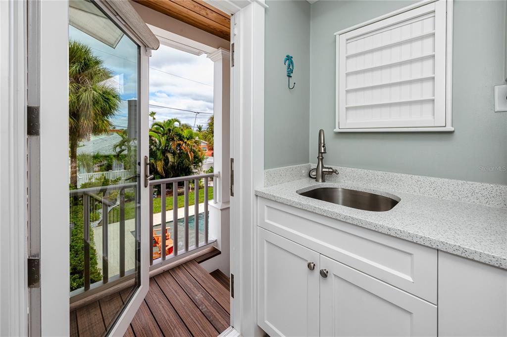 For Sale: $3,499,000 (3 beds, 2 baths, 2286 Square Feet)