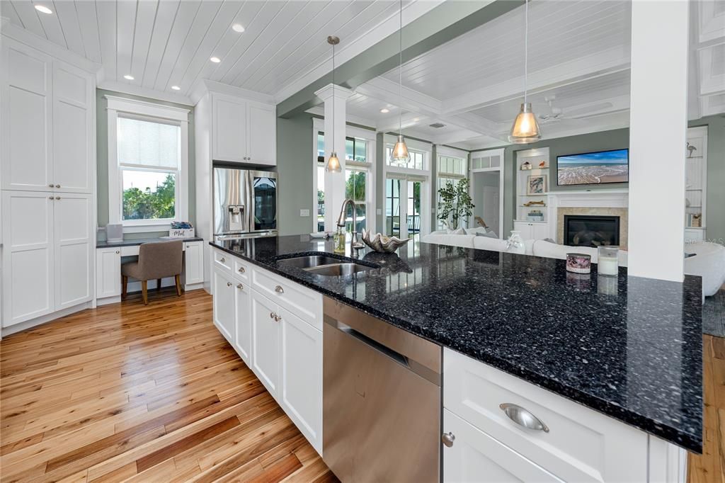 For Sale: $3,499,000 (3 beds, 2 baths, 2286 Square Feet)