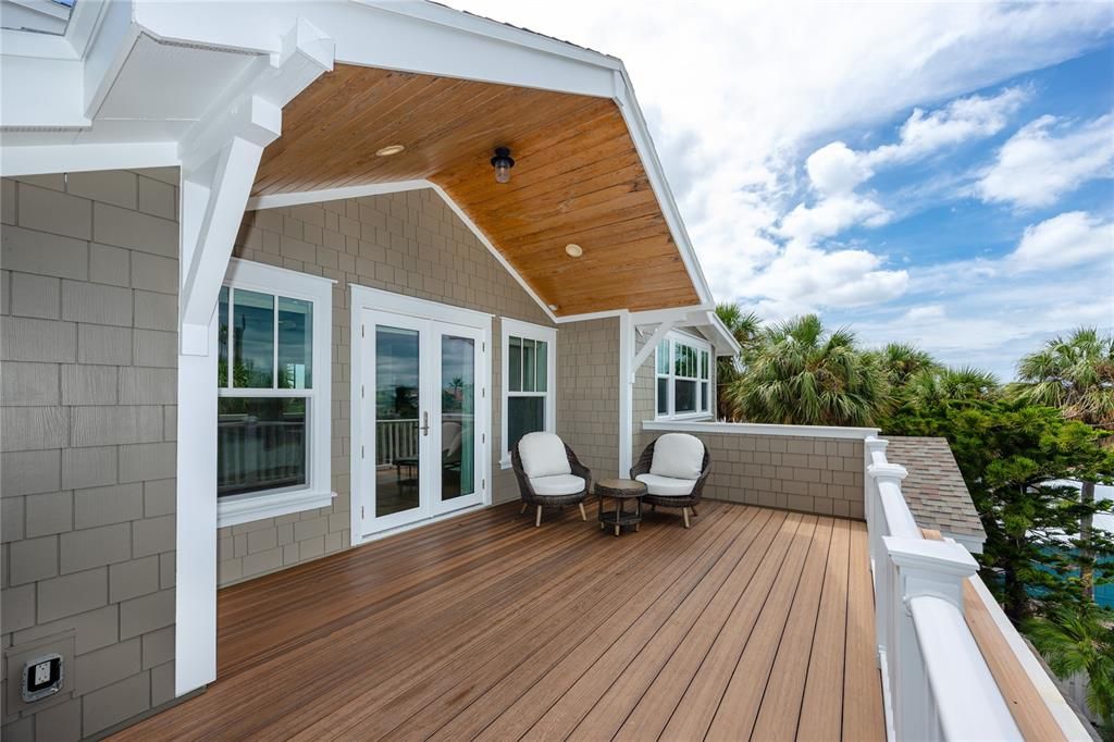 For Sale: $3,499,000 (3 beds, 2 baths, 2286 Square Feet)