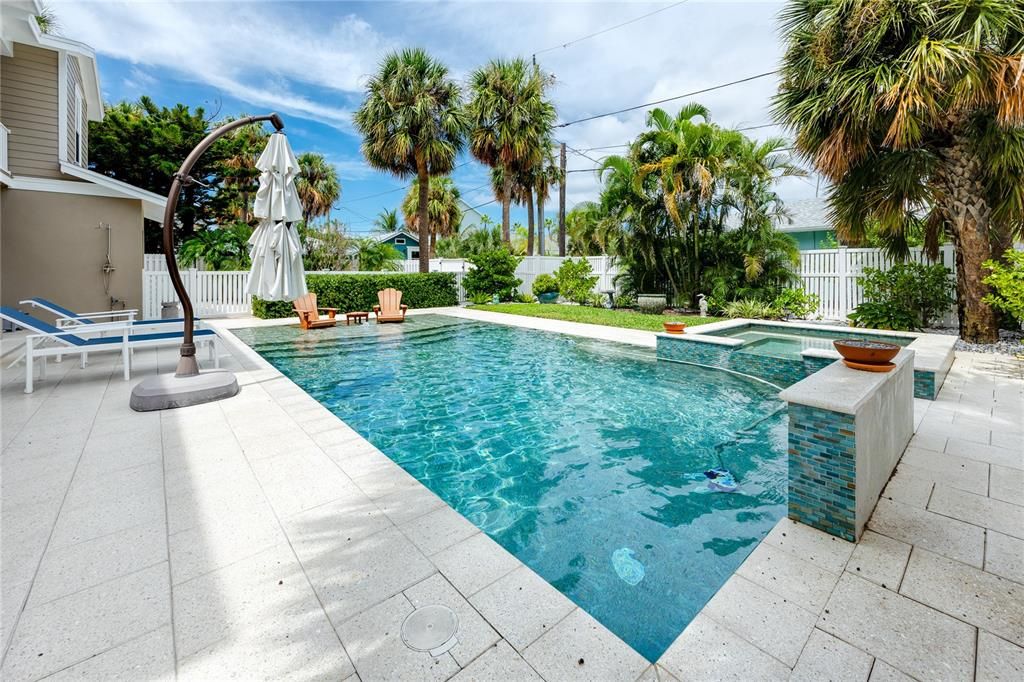 For Sale: $3,499,000 (3 beds, 2 baths, 2286 Square Feet)